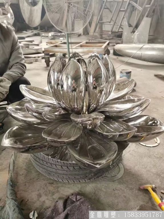 不銹鋼蓮花鏡面效果，荷花景觀(guān)裝飾雕塑1