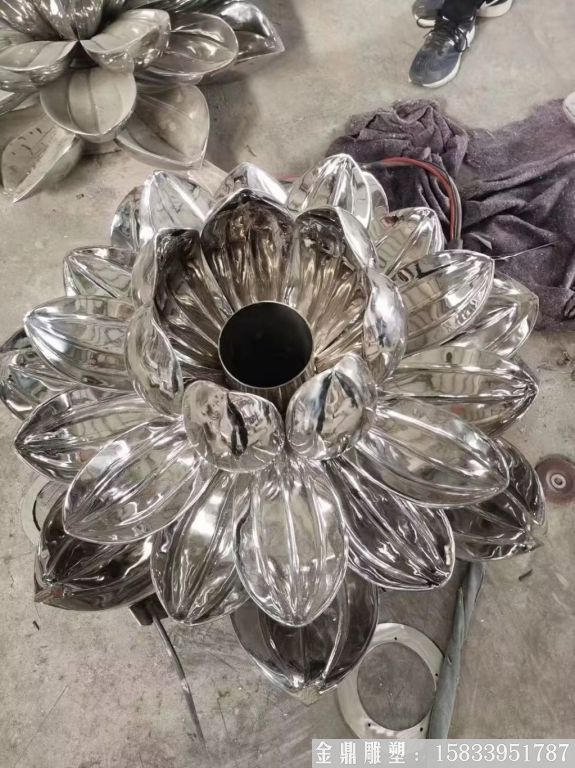 不銹鋼蓮花鏡面效果，荷花景觀(guān)裝飾雕塑3