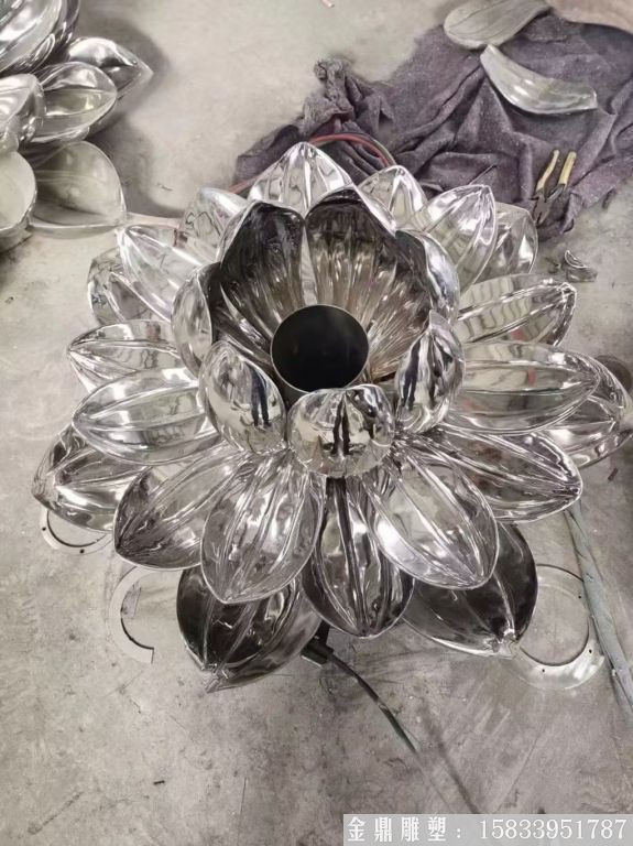 不銹鋼蓮花鏡面效果，荷花景觀(guān)裝飾雕塑4